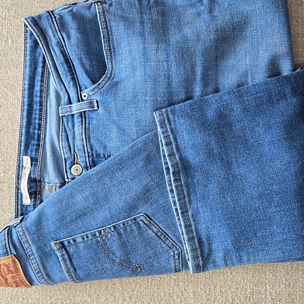 Levi's Women's 20W Jeans
